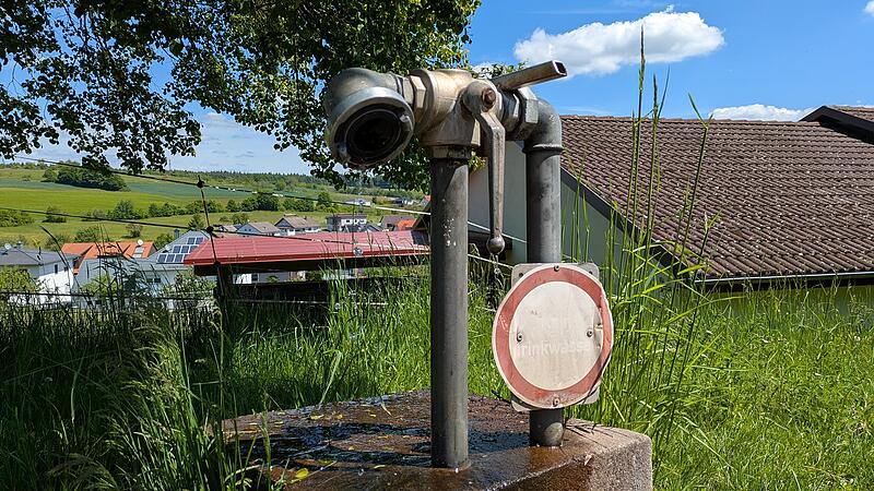 Die Zukunft der Wasserzapfstellen im Markt Burkardroth ist ungewiss. F&uuml;r eine m&ouml;gliche Wiederzulassung verlangen die Beh&ouml;rden umfangreiche Nachweise.