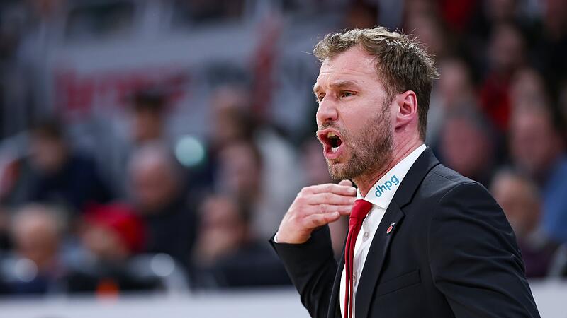 Die Niederlage gegen W&uuml;rzburg machte Baskets-Headcoach Anton Gavel w&uuml;tend.