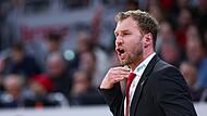 Die Niederlage gegen Würzburg machte Baskets-Headcoach Anton Gavel wütend. Die Niederlage gegen Würzburg machte Baskets-Headcoach Anton Gavel wütend.