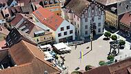 Mit dem Entwurf für die Neugestaltung des Marktplatzes und Buttenmarkt sind die Stadträte noch nicht zufrieden. Eine Debatte im Gremium soll folgen. Mit dem Entwurf für die Neugestaltung des Marktplatzes und Buttenmarkt sind die Stadträte noch nicht zufrieden. Eine Debatte im Gremium soll folgen.