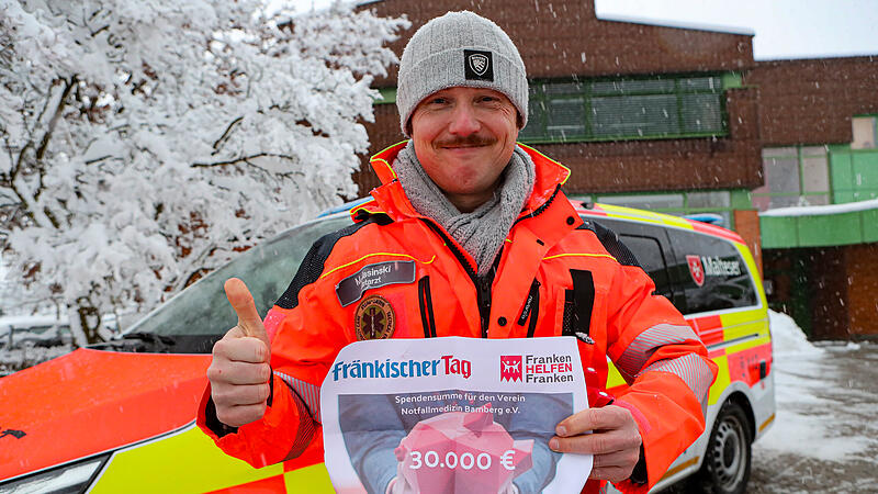 Spendenübergabe „Franken helfen Franken“ nach Adventsaktion 2025Franken helfen Franken Scheck Spendenübergabe „Franken helfen Franken“ nach Adventsaktion 2025Franken helfen Franken Scheck