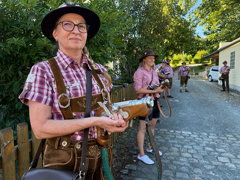 Viele Fotos: So schön war das Straßenfest in NeudrossenfeldViele Fotos: So schön war das Straßenfest in Neudrossenfeld Viele Fotos: So schön war das Straßenfest in NeudrossenfeldViele Fotos: So schön war das Straßenfest in Neudrossenfeld