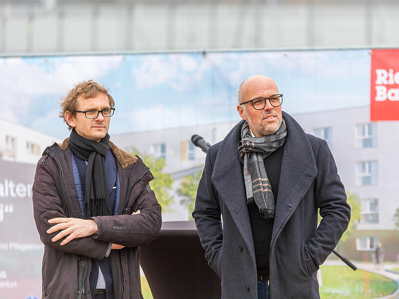 Neubau Arche Forchheim-NordForchheim & Fränkische Schweiz Andreas Müßing, Geschäftsführer Arche gGmbh (links) und Matthias Gutgesell, Bereichsleitung Immobilien der Riedel Bau AG.