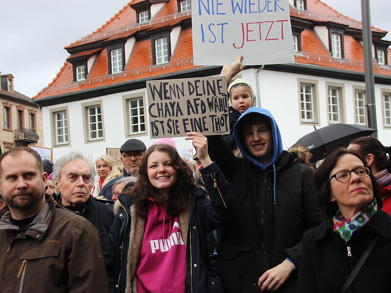 Demokratie Demo "Nie wieder ist jetzt in Bad KissingenDemokratie Demo "Nie wieder ist Jetzt" in Bad Kissingen