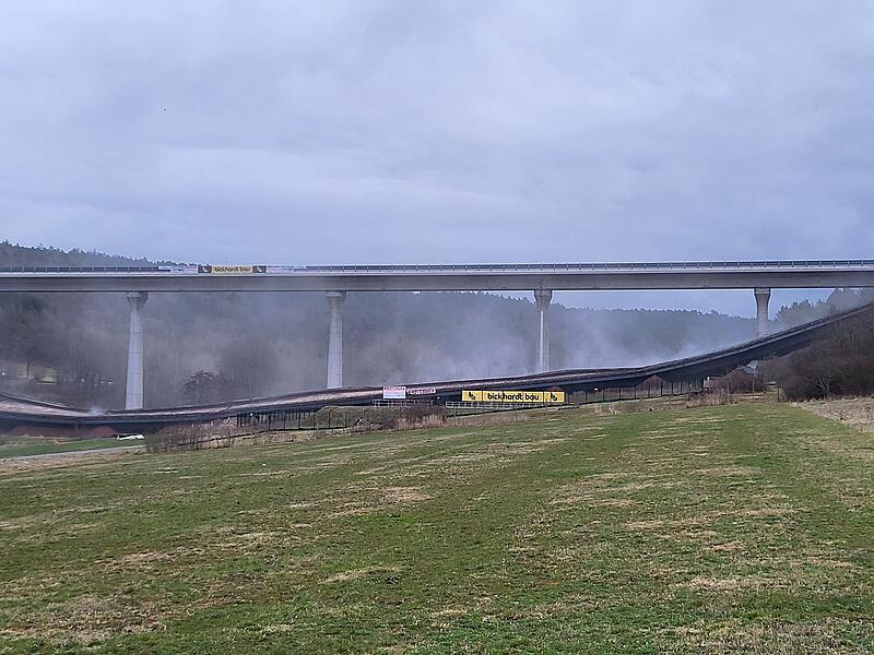 Die Sprengung der Thalaubachtalbr&uuml;cke bei Eichenzell