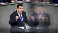 Hubertus Heil (SPD), Bundesminister f&uuml;r Arbeit und Soziales,   hat im Bundestag  die  Fachkr&auml;ftestrategie der Bundesregierung  vorgestellt.