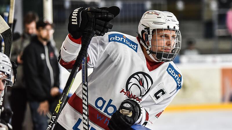 Christian Dietrich, hier in einer Aufnahme von 2019, spielt mit Gitter. Auf eine Halskrause will der ESC-Kapit&auml;n aber auch weiterhin verzichten.