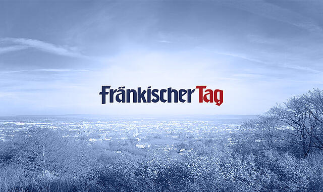 Blick über die Bamberger Stadt mit Farbfilter und dem Logo des Fränkischen Tags