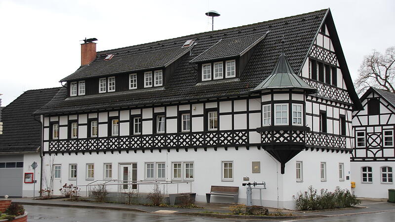 Gemeinde Meeder - Kreis Coburg - Rathaus - Komplettansicht - vorne