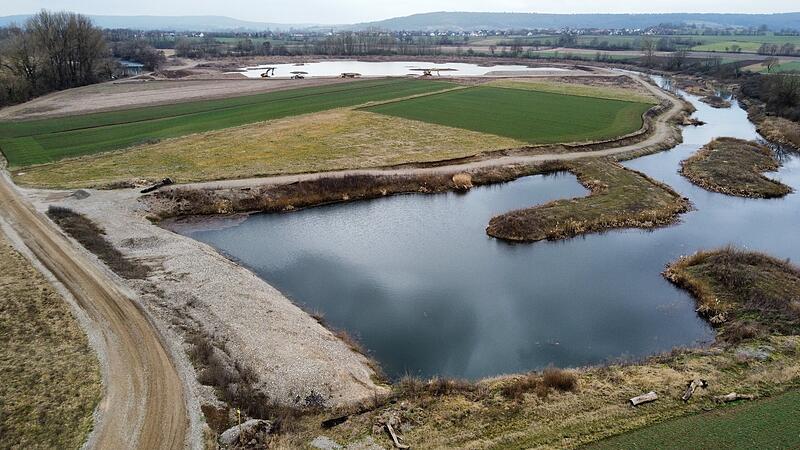 Neue, alte Main-Schleife bei Zapfendorf im Landkreis Bamberg: Hier entsteht durch Kiesabbau ein renaturierter Seitenarm