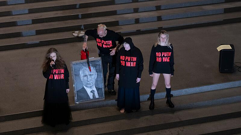 Pussy Riot prangern Wladimir Putin an