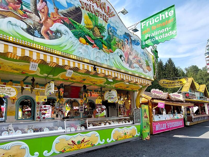 Fr&uuml;chte mit Pralinenschokolade - ein Traum.Kulinarischer Rundgang auf dem Kronacher Freischie&szlig;en