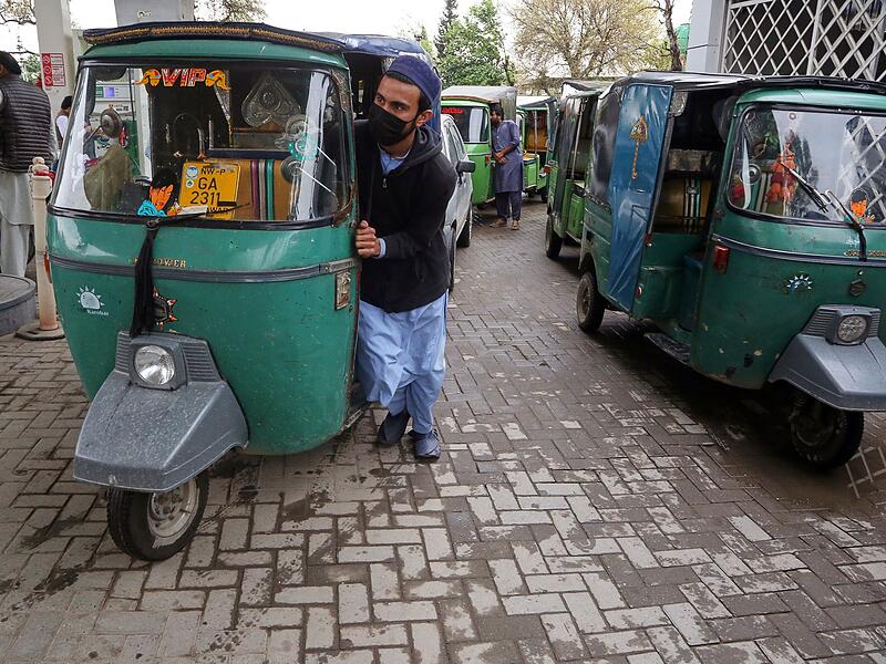Iran-Krieg - Tankstelle in Pakistan
