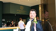 Das Schweizerhaus in Bad Kissingen ist als Boutique-Hotel und Eventlocation wiedereröffnet. Markus Lipsius führte die Gäste beim Festakt als Hofmarschall durch das Gebäude. Das Schweizerhaus in Bad Kissingen ist als Boutique-Hotel und Eventlocation wiedereröffnet. Markus Lipsius führte die Gäste beim Festakt als Hofmarschall durch das Gebäude.