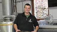 Der Pretzfelder Brauer Mike Schmitt sieht auch nach  der  Einigung zu den Coronahilfen mit  eher gemischten Gefühlen in die Zukunft.Forchheim & Fränkische Schweiz