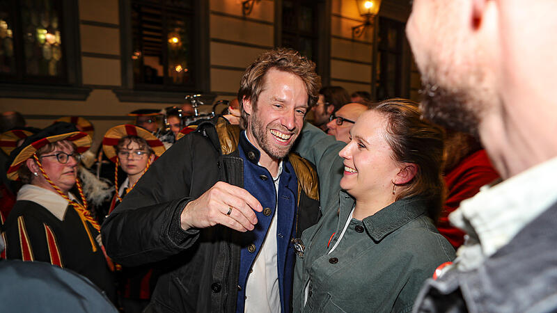 Sebastian Niedermaiers Wahlsieg und die Feier in Bildern