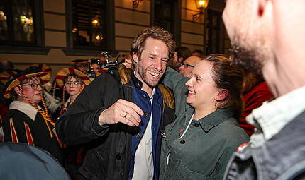 Sebastian Niedermaiers Wahlsieg und die Feier in Bildern