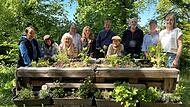Contakt-Garten eröffnet: Die Mitglieder der AG Natur im Zukunftsraum Coburg (ehemals „Green Deal“) und das Team vom „Grünen Gockel“ (St. Moriz) haben mit viel Herzblut und Leidenschaft etwas Wunderbares geschaffen.