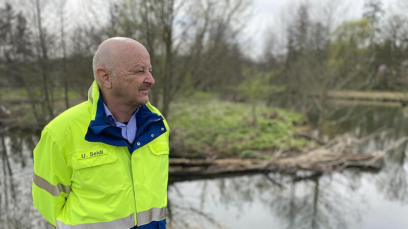 Uwe Seidl, stellvertretender Leiter des Wasserwirtschaftsamts Bad Kissingen, an der Fränkischen Saale. Uwe Seidl, stellvertretender Leiter des Wasserwirtschaftsamts Bad Kissingen, an der Fränkischen Saale.