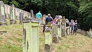 Führung auf dem Jüdischen Friedhof bei Steinach.