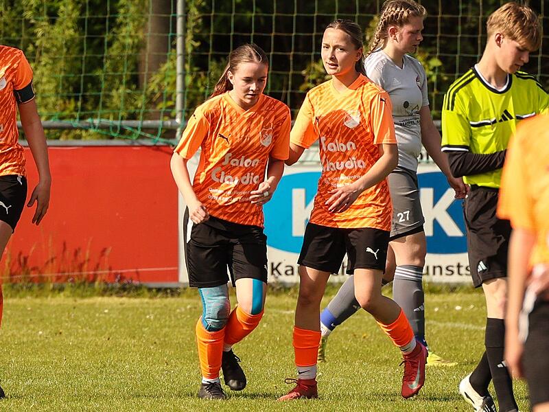 Lea Punzelt (links, ein Treffer) und Sophie M&uuml;ller (rechts, drei Treffer) sicherten Reitsch die Punkte gegen Teuchatz.
