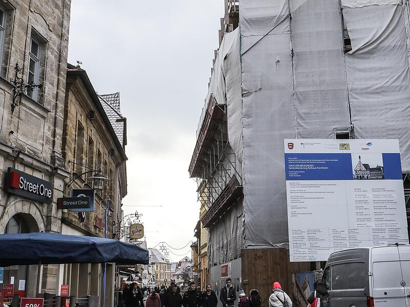 Bei der Sanierung des Rathauses hat sich Forchheims Verwaltung einen folgenschweren Fehler geleistet. Das ist ärgerlich. Viele kleinere Kommunen trauen sich gar nicht erst, gewisse Fördertöpfe anzuzapfen. Weil es zu aufwendig für sie wäre.Forchheim & Fränkische Schweiz Bei der Sanierung des Rathauses hat sich Forchheims Verwaltung einen folgenschweren Fehler geleistet. Das ist ärgerlich. Viele kleinere Kommunen trauen sich gar nicht erst, gewisse Fördertöpfe anzuzapfen. Weil es zu aufwendig für sie wäre.Forchheim & Fränkische Schweiz