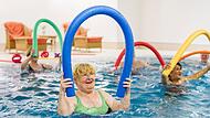 Funktionstraining im Wasser ist für Rheuma-Kranke wichtig, besonders weil es mit weniger Schmerzen als auf dem „Trockenen“ verbunden ist. Wo es nach Schließung der Sinnflut stattfindet, weiß Dagmar Kühnen von der Rheuma-Liga nicht. Funktionstraining im Wasser ist für Rheuma-Kranke wichtig, besonders weil es mit weniger Schmerzen als auf dem „Trockenen“ verbunden ist. Wo es nach Schließung der Sinnflut stattfindet, weiß Dagmar Kühnen von der Rheuma-Liga nicht.