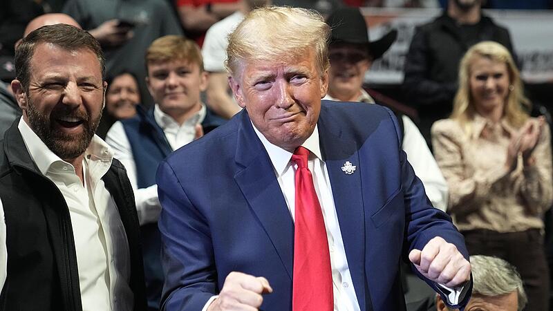 Der ehemalige US-Präsident Donald Trump erwartet, dass er am kommenden Dienstag festgenommen wird. Deshalb rief er seine Unterstützer zu Protesten auf.