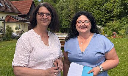B&uuml;rgermeisterin Tanja Friedrich begl&uuml;ckw&uuml;nschte die einzige Frau unter den neuen Ortssprechern: Ines Schilde wurde mit 17 Stimmen als Sprecherin f&uuml;r Lopp gew&auml;hlt und setzte sich gegen Jens Wolkenstein durch.