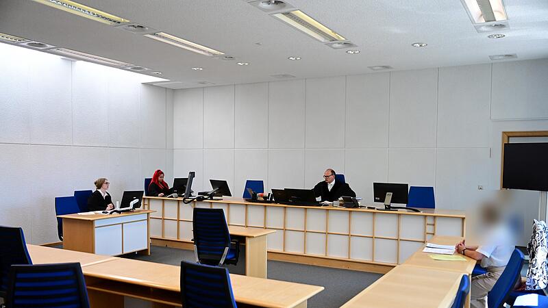 Ein Blick in den Sitzungssaal mit Strafrichter Matthias Bachmann