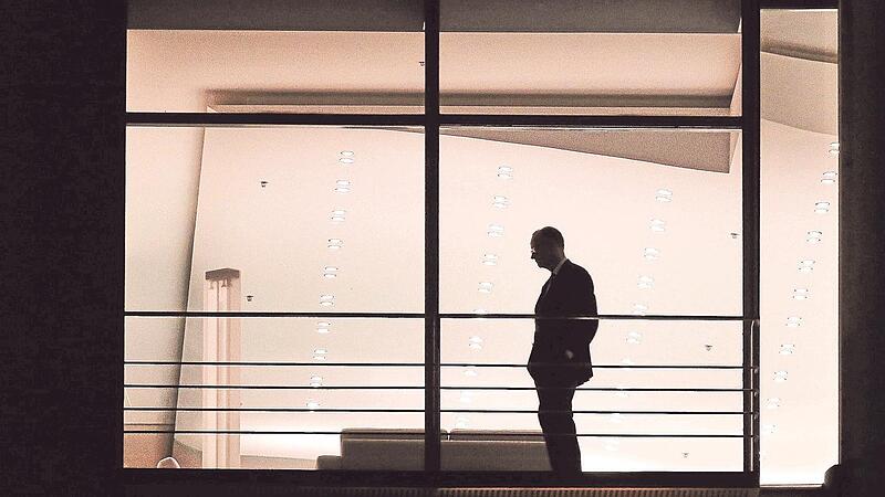 Es gehört fast schon zur Inszenierung von Koalitionstreffen, dass sie sich bis tief in die Nacht ziehen. Das Signal: Die Parteien und Bundeskanzler Friedrich Merz ringen um den bestmöglichen Kompromiss.    Es gehört fast schon zur Inszenierung von Koalitionstreffen, dass sie sich bis tief in die Nacht ziehen. Das Signal: Die Parteien und Bundeskanzler Friedrich Merz ringen um den bestmöglichen Kompromiss.   