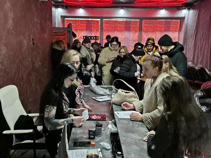 Eindrücke von der Eröffnung des Tattoo-Studios Bloodline in Bad Kissingen.Eröffnung nach Umzug: Tattoo-Studio Bloodline Eindrücke von der Eröffnung des Tattoo-Studios Bloodline in Bad Kissingen.