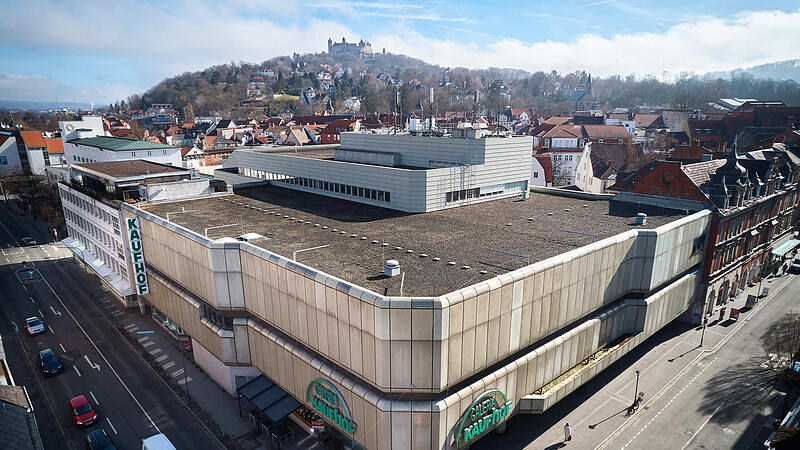 Die Stadt Coburg hat die ehemalige Kaufhof-Immobilie gekauft. Der Klotz an der Ecke Mohrenstra&szlig;e/Hindenburgstra&szlig;e verf&uuml;gt &uuml;ber gut 10.000 Quadratmeter Nutzfl&auml;che.