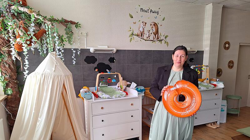 Alice Dasdemir hat das &bdquo;Float Away&ldquo; in Bamberg im M&auml;rz 2025 er&ouml;ffnet.