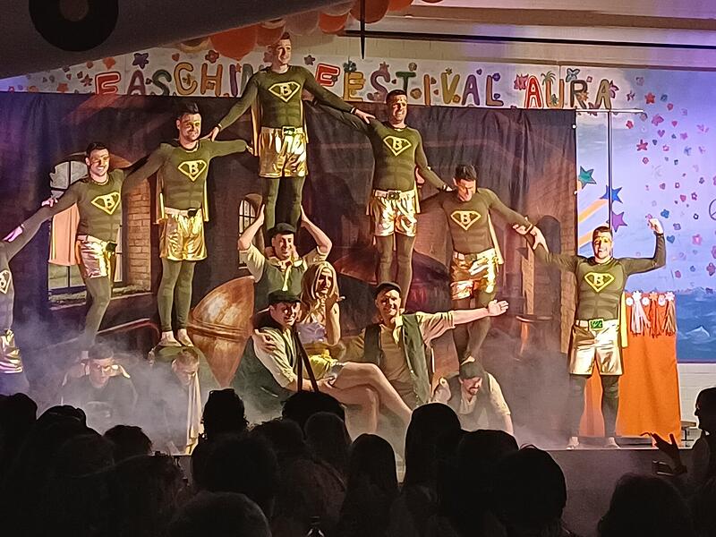 Weiberfasching Aura