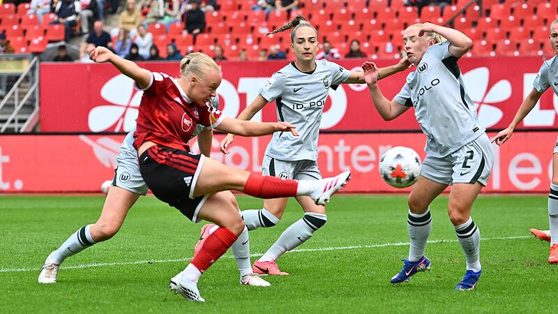 Die aus Ebersdorf bei Coburg stammende Keira Bednorz hat bei ihrem Bundesliga-Deb&uuml;t f&uuml;r den 1. FC N&uuml;rnberg gegen den VfL Wolfsburg getroffen.