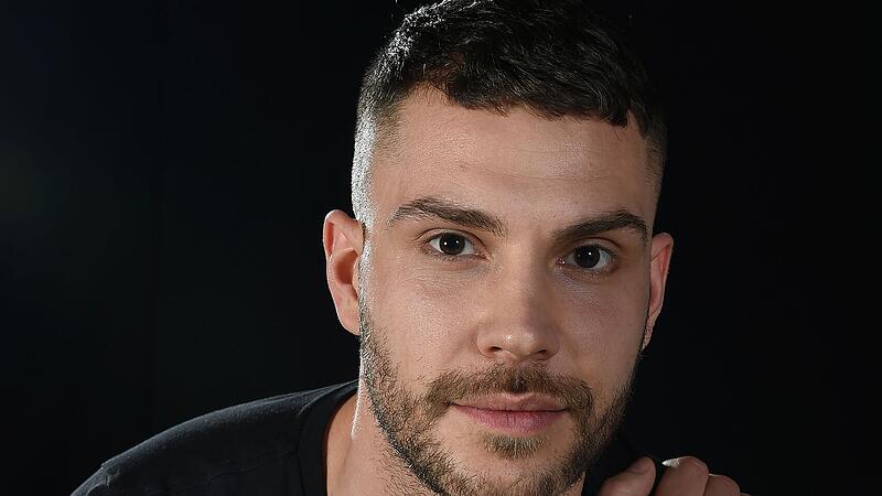 Seit dieser Spielzeit gehört Ansgar Sauren dem Ensemble des E.T.A.-Hoffmann-Theaters an. Seit dieser Spielzeit gehört Ansgar Sauren dem Ensemble des E.T.A.-Hoffmann-Theaters an.