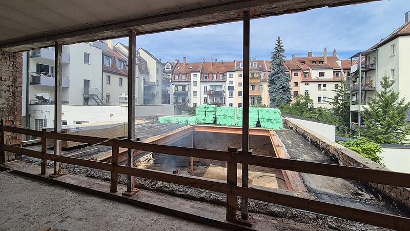 Neuer Uni-Standort Hornthalstraße: In die ehemalige Wäscherei Wohlleben ziehen Bamberger Professoren, noch ist alles Rohbau Neuer Uni-Standort Hornthalstraße: In die ehemalige Wäscherei Wohlleben ziehen Bamberger Professoren, noch ist alles Rohbau