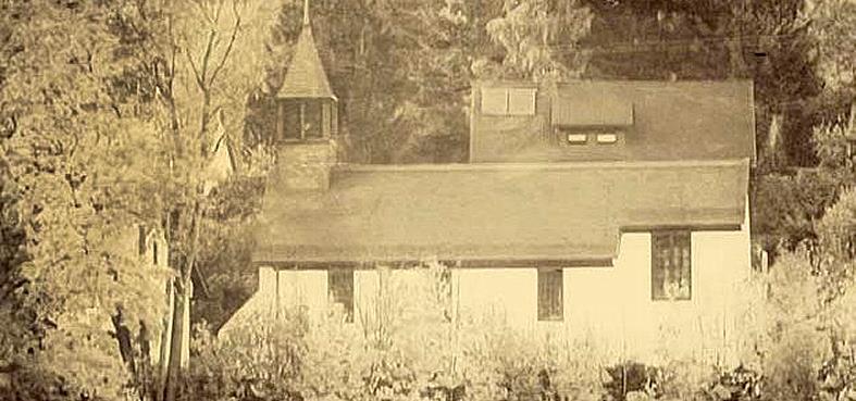 Die evangelische Kirche in Steinwiesen wurde nach dem Krieg als Notkirche erreichtet.