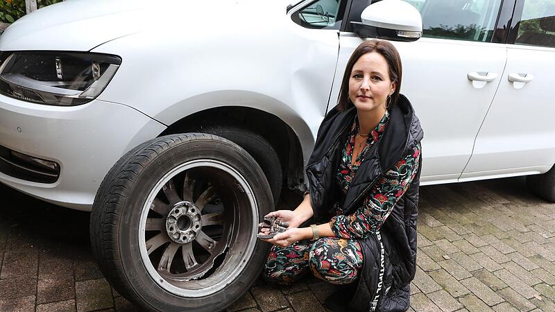 Tonja Roske aus Wiesenthau hat bei einer Autofahrt den linken Vorderreifen ihres Autos verloren.Forchheim & Fränkische Schweiz