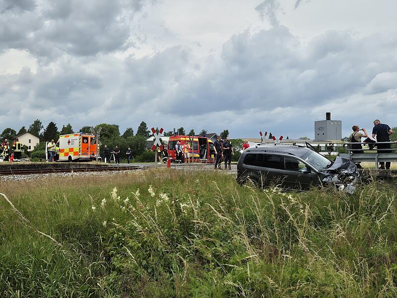 Unfall am unbeschrankten Bahnübergang in Wiesenfeld.