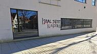 Schmierereien gegen Israel am Paradeplatz ForchheimForchheim & Fränkische Schweiz Am vergangenen Wochenende beschmierten Unbekannte zwei Wände in der Innenstadt in Forchheim mit politischen Schmierereien.