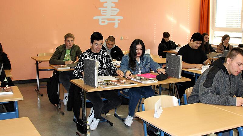 Die meisten Schüler der Deutschklasse an der Berufsschule stammen aus der Ukraine.
