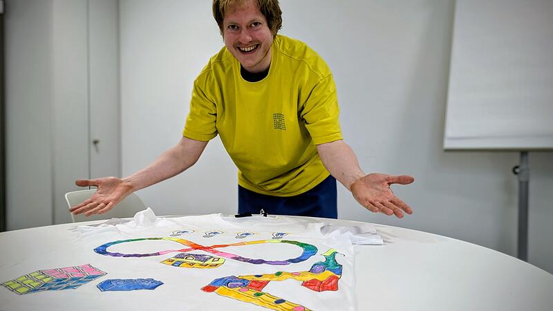 Tag der nicht sichtbaren Beeinträchtigungen in Bamberg 2025 Lion ist Autist. Den Aktionstag wollte er nutzen, um auf diese nicht sichtbare Beeinträchtigung aufmerksam zu machen.