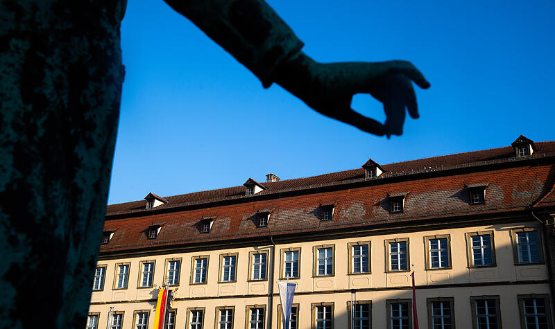 Das Rathaus am Maxplatz war in der Vergangenheit &uuml;ber Jahre hinweg Schauplatz der Bamberger Rathaus-Aff&auml;re um unrechtm&auml;&szlig;ige Sonderzahlungen und Boni.