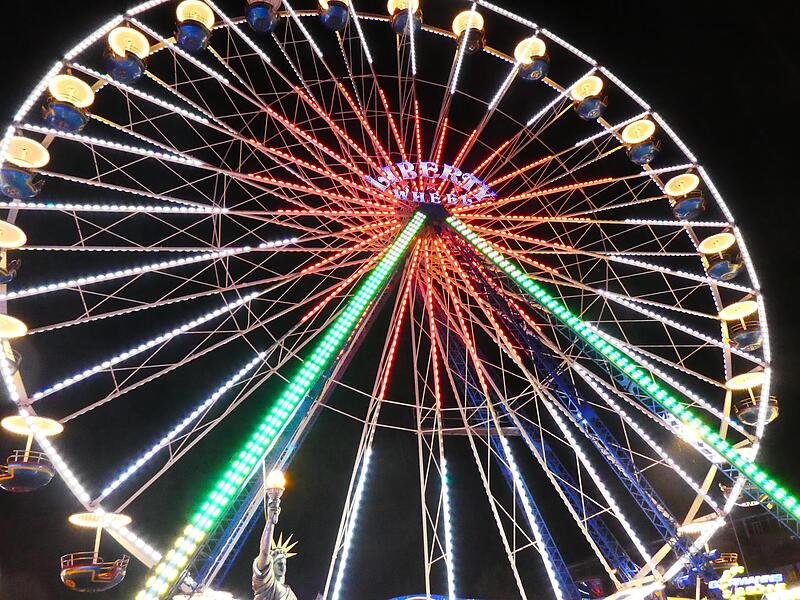 Das Vogelschießen in Coburg lockt unter anderem mit einem Riesenrad. Das Vogelschießen in Coburg lockt unter anderem wieder mit einem Riesenrad.