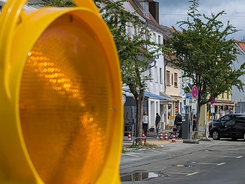 Eine Baustelle in der Hornschuchallee wird bis 2027 zu Verkehrsbehinderungen sorgen. &bdquo;Endlich&ldquo;, schreibt unser Autor augenzwinkernd in seiner Glosse.