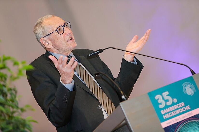 Konrad Liessmann sondierte bei der 35.  Bamberger Hegelwoche das Feld von Lüge und Wahrheit.