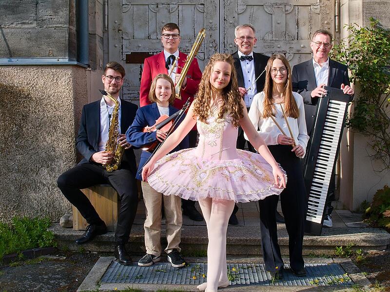 Die Städtische Musikschule Kulmbach präsentiert beim Jubiläumskonzert einen Querschnitt durch alle Fachbereiche. Die Städtische Musikschule Kulmbach präsentiert beim Jubiläumskonzert einen Querschnitt durch alle Fachbereiche.