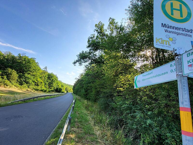 Noch m&uuml;ssen Radfahrer zwischen M&uuml;nnerstadt und Wermerichshausen in diesem Teilabschnitt die Stra&szlig;e nutzen.